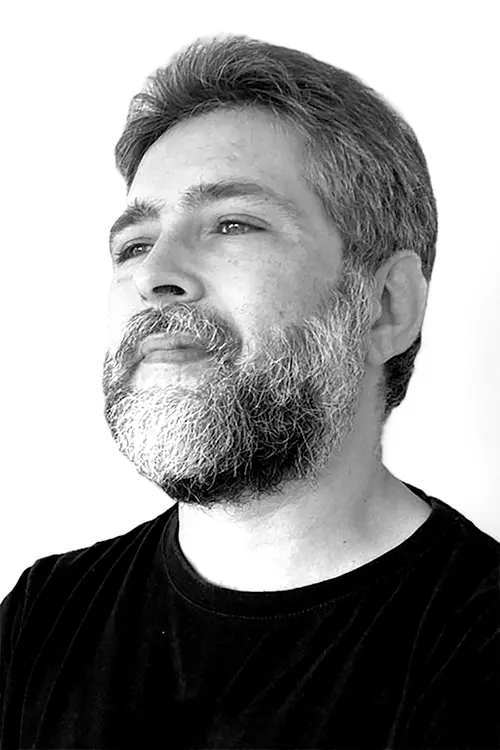 Miquel Platero. Diseñador gráfico en Yogur de Fresa. Valencia